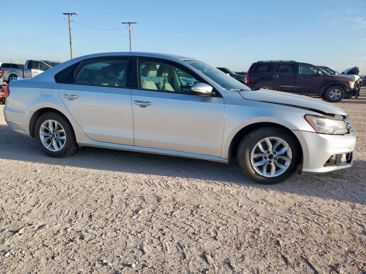 2018 Volkswagen Passat S - Фото 4