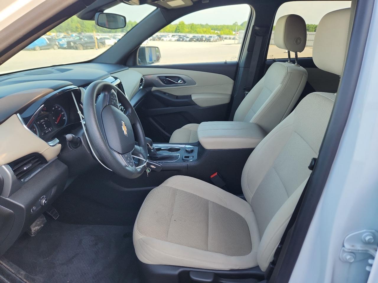 2022 Chevrolet Traverse Ls - Фото 7