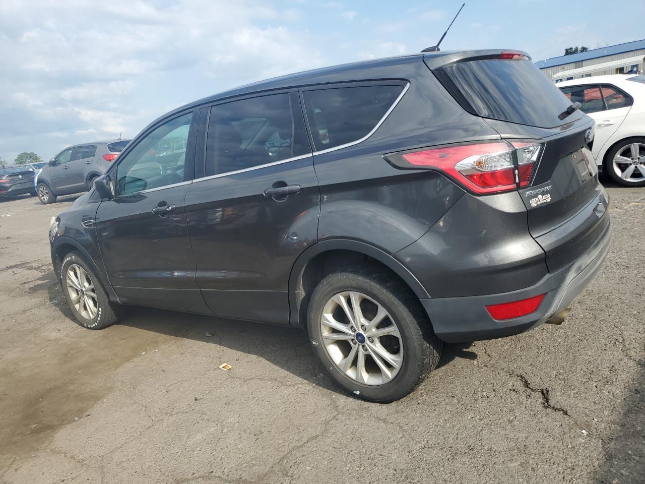 2017 Ford Escape Se - Фото 2