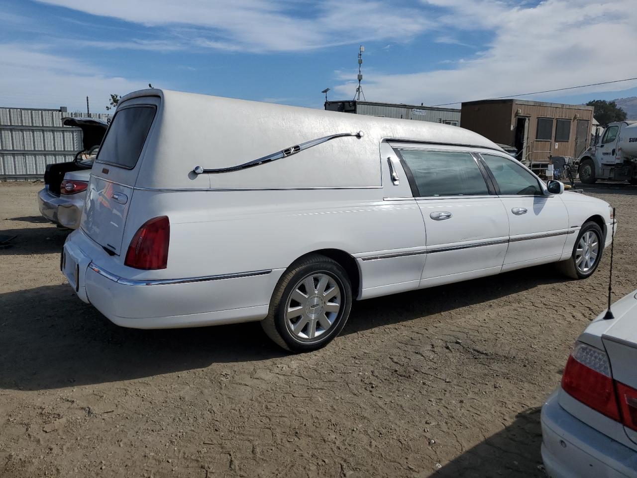 2005 Lincoln Town Car Executive - Фото 3