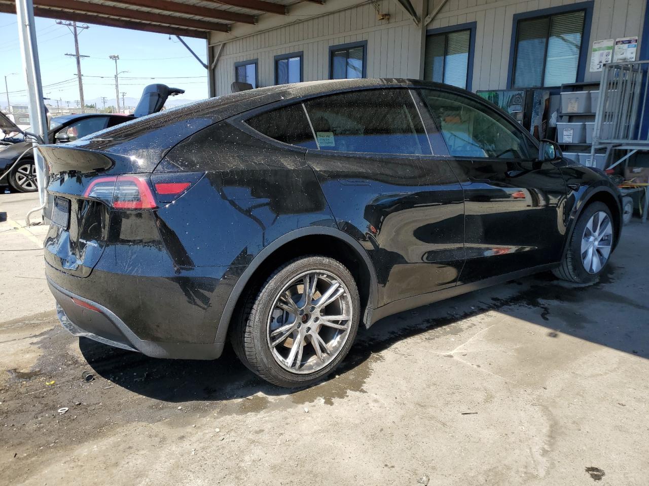 2023 Tesla Model Y - Фото 3