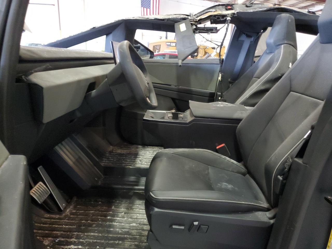 2024 Tesla Cybertruck - Image 7