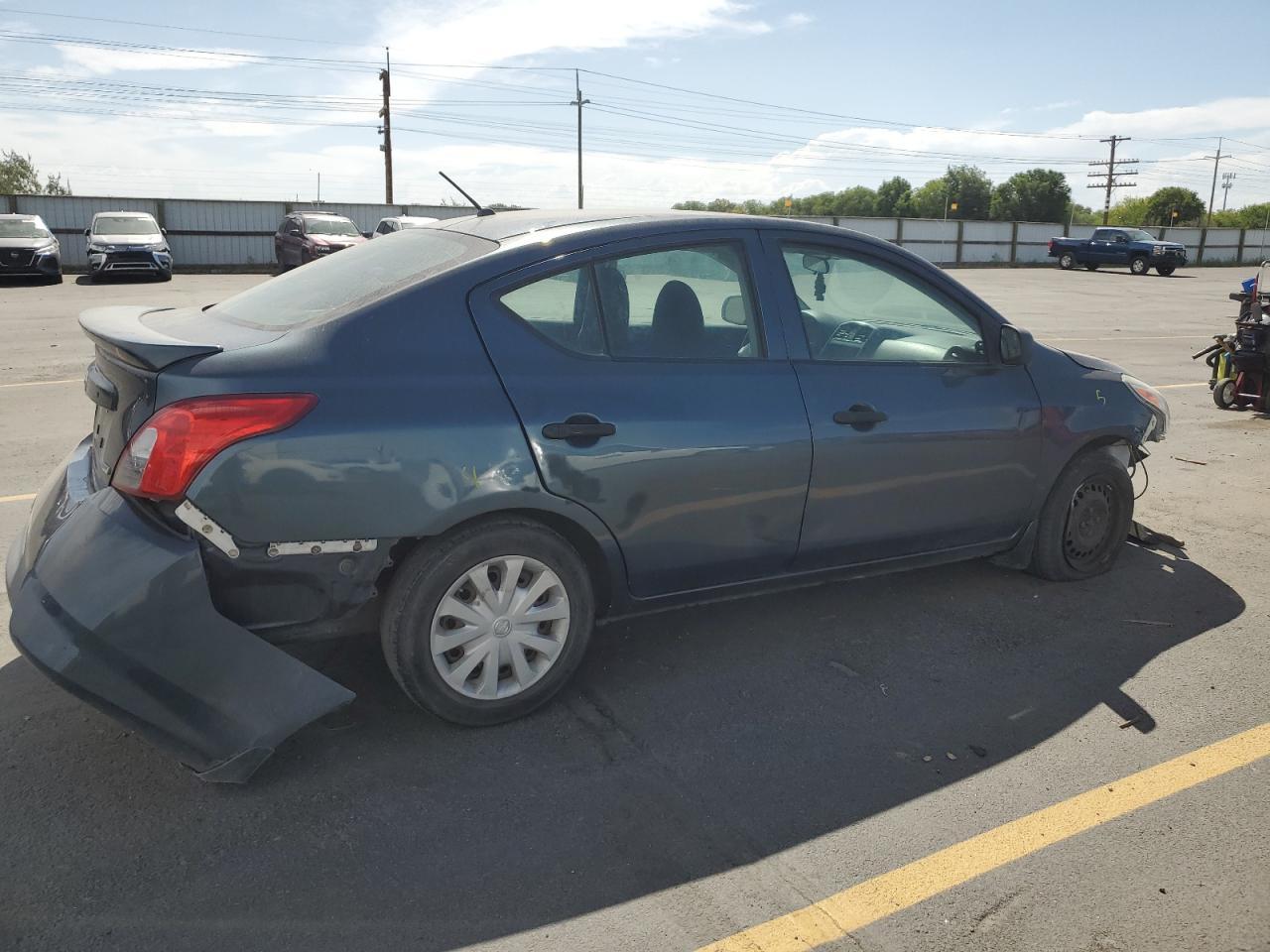 2015 Nissan Versa S - Фото 3