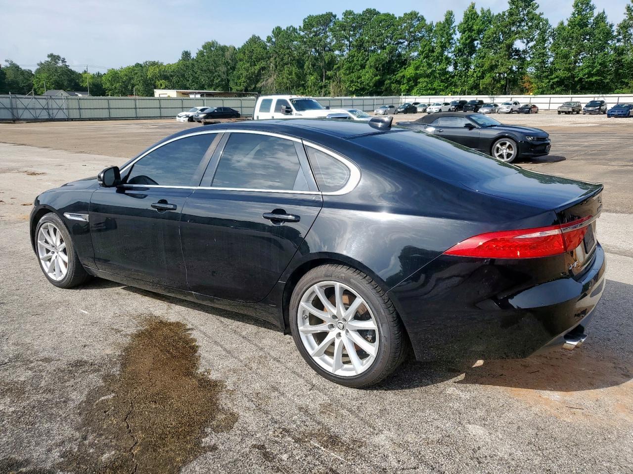 2017 Jaguar Xf Premium - Image 2