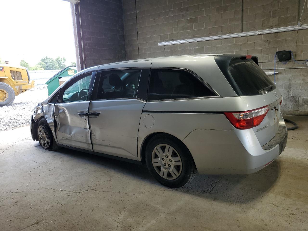 2011 Honda Odyssey Lx - Image 2