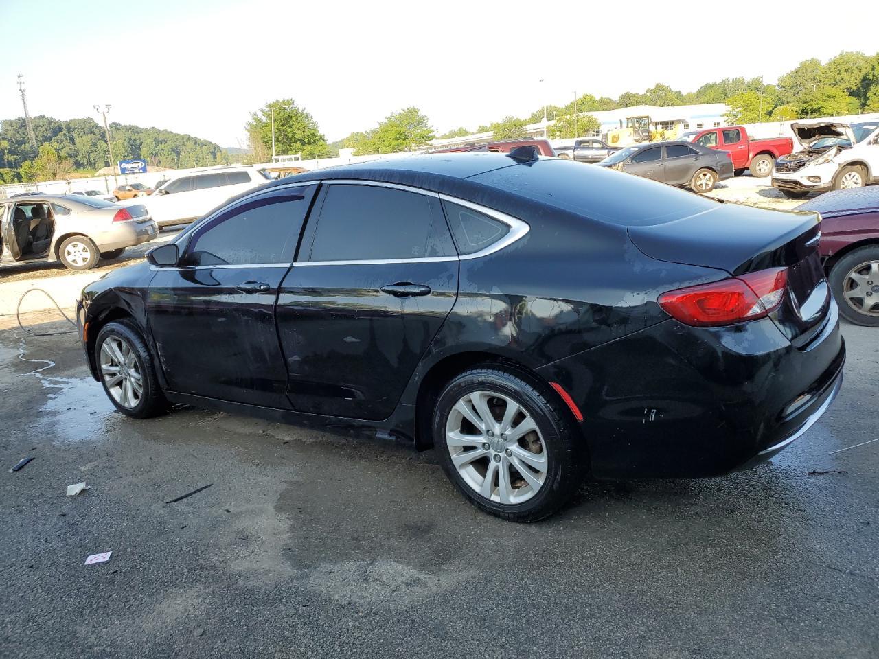 2016 Chrysler 200 Limited - Фото 2