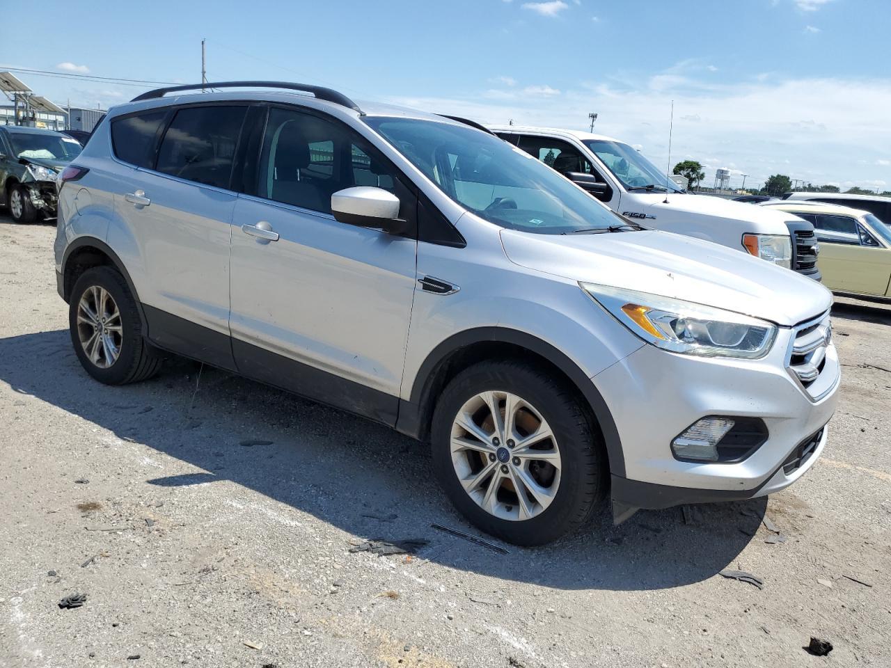 2017 Ford Escape Se - Фото 4