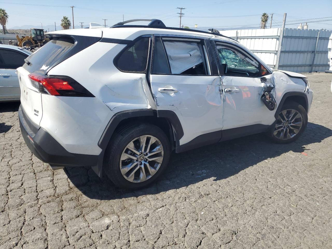 2024 Toyota Rav4 Xle Premium - Фото 3