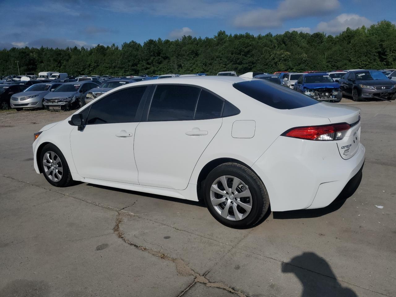 2025 Toyota Corolla Le - Фото 2