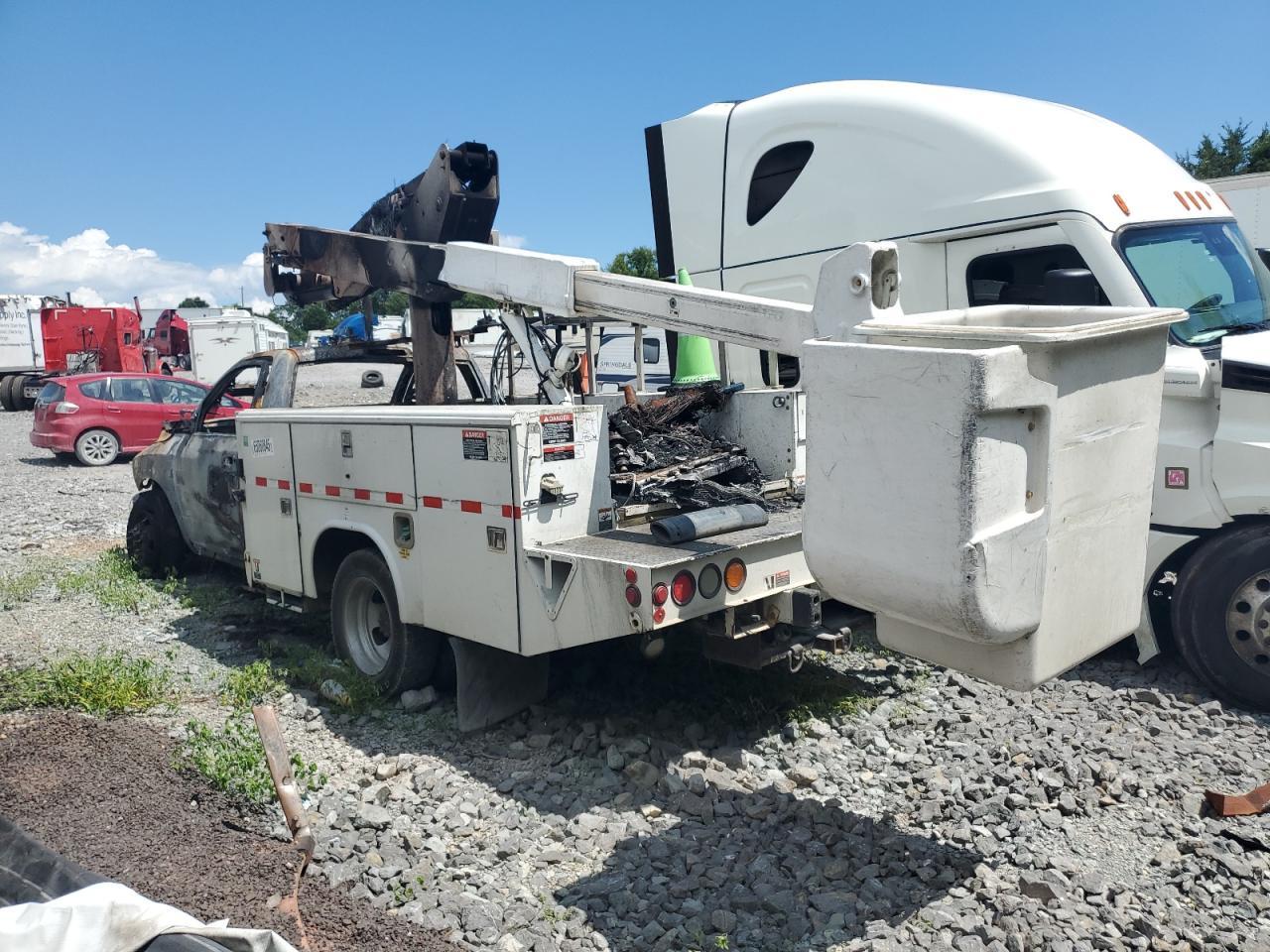 2011 Dodge Ram 5500 St - Image 2