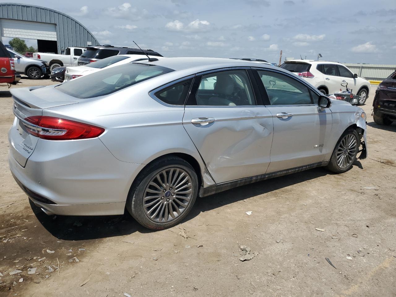 2017 Ford Fusion Titanium Hev - Фото 3
