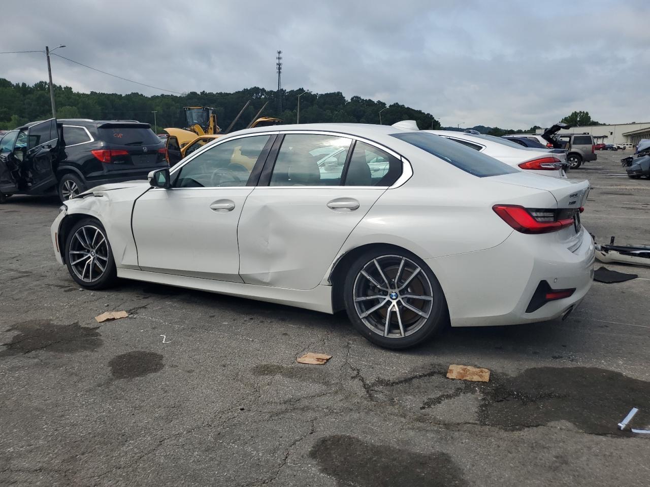 2020 BMW 330Xi - Фото 2