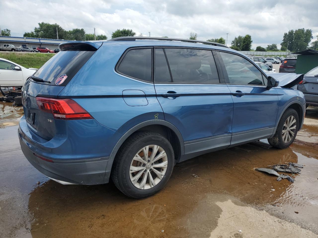 2018 Volkswagen Tiguan S - Image 3