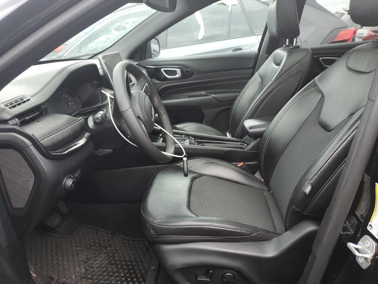 2023 Jeep Compass Latitude - Image 7