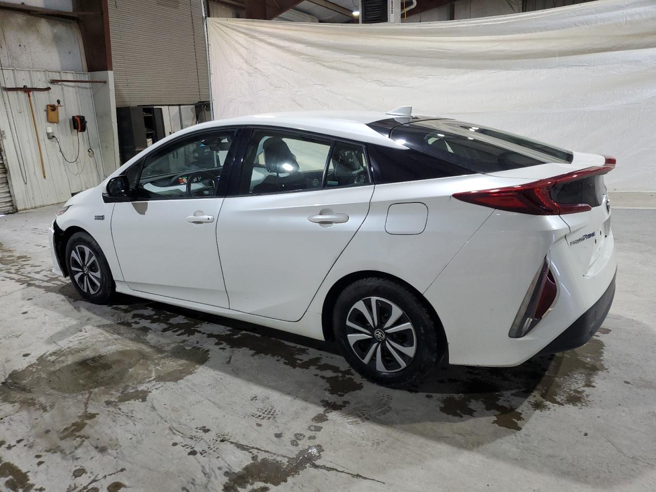 2017 Toyota Prius Prime - Фото 2