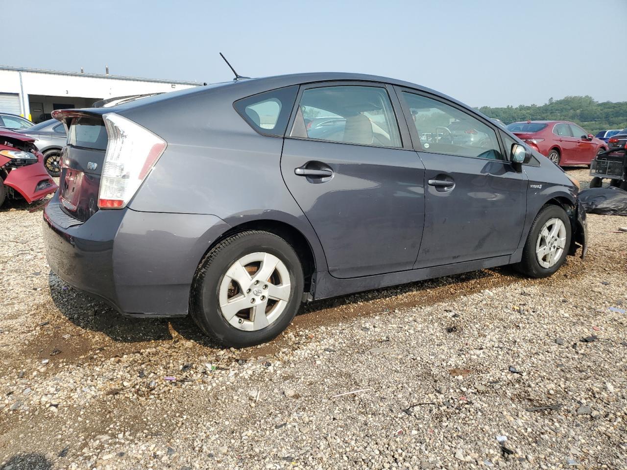2010 Toyota Prius - Image 3