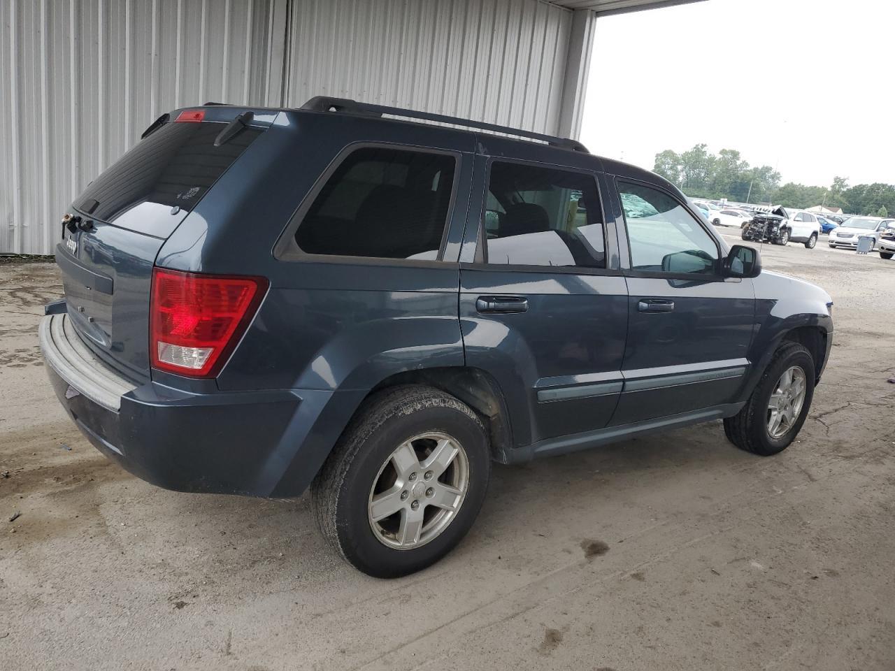 2007 Jeep Grand Cherokee Laredo - Image 3