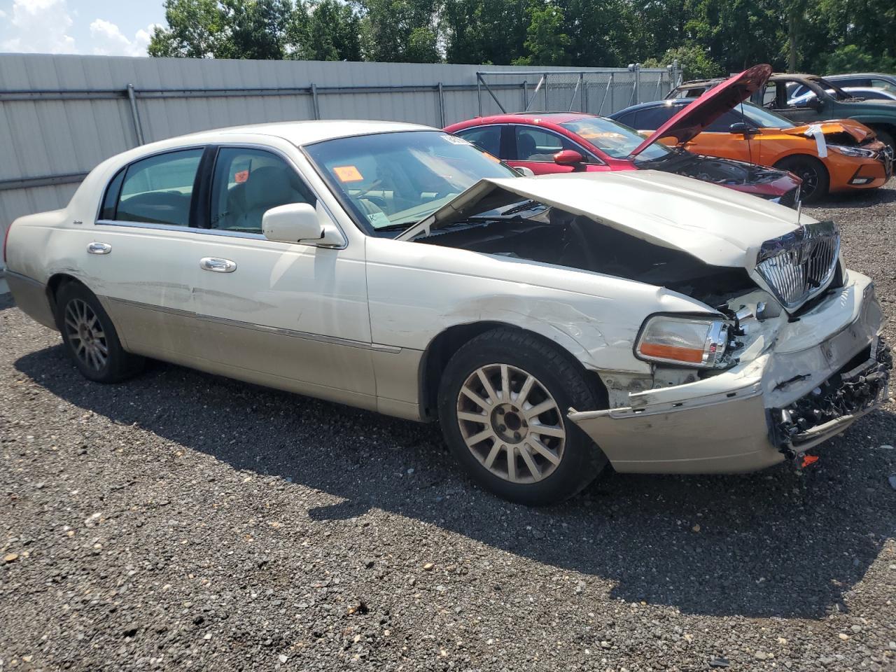 2006 Lincoln Town Car Signature - Фото 4
