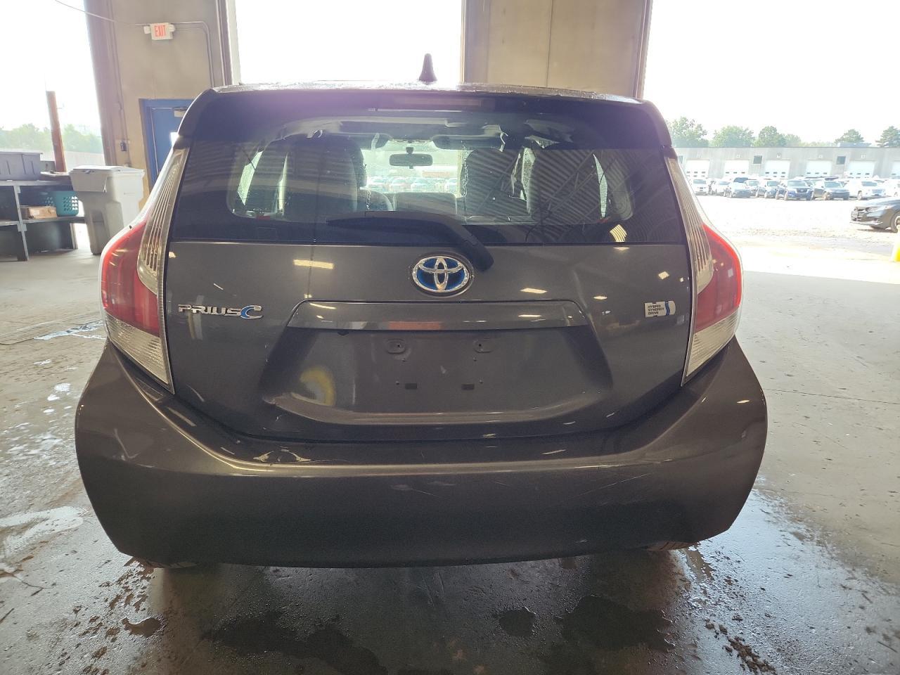 2016 Toyota Prius C - Фото 6