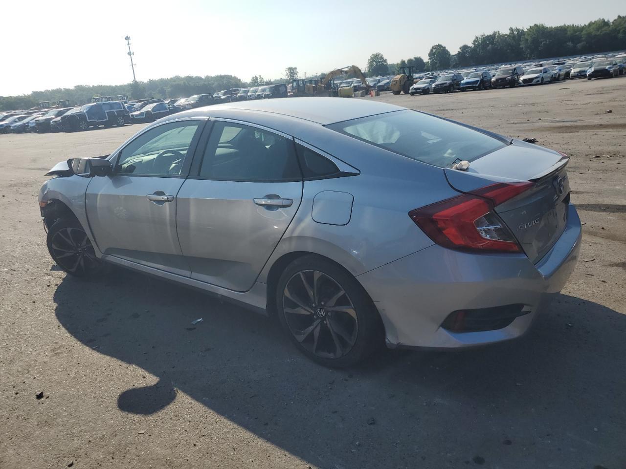 2020 Honda Civic Sport - Фото 2