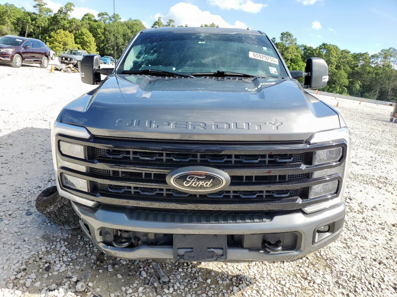 2023 Ford F250 Super Duty - Фото 5