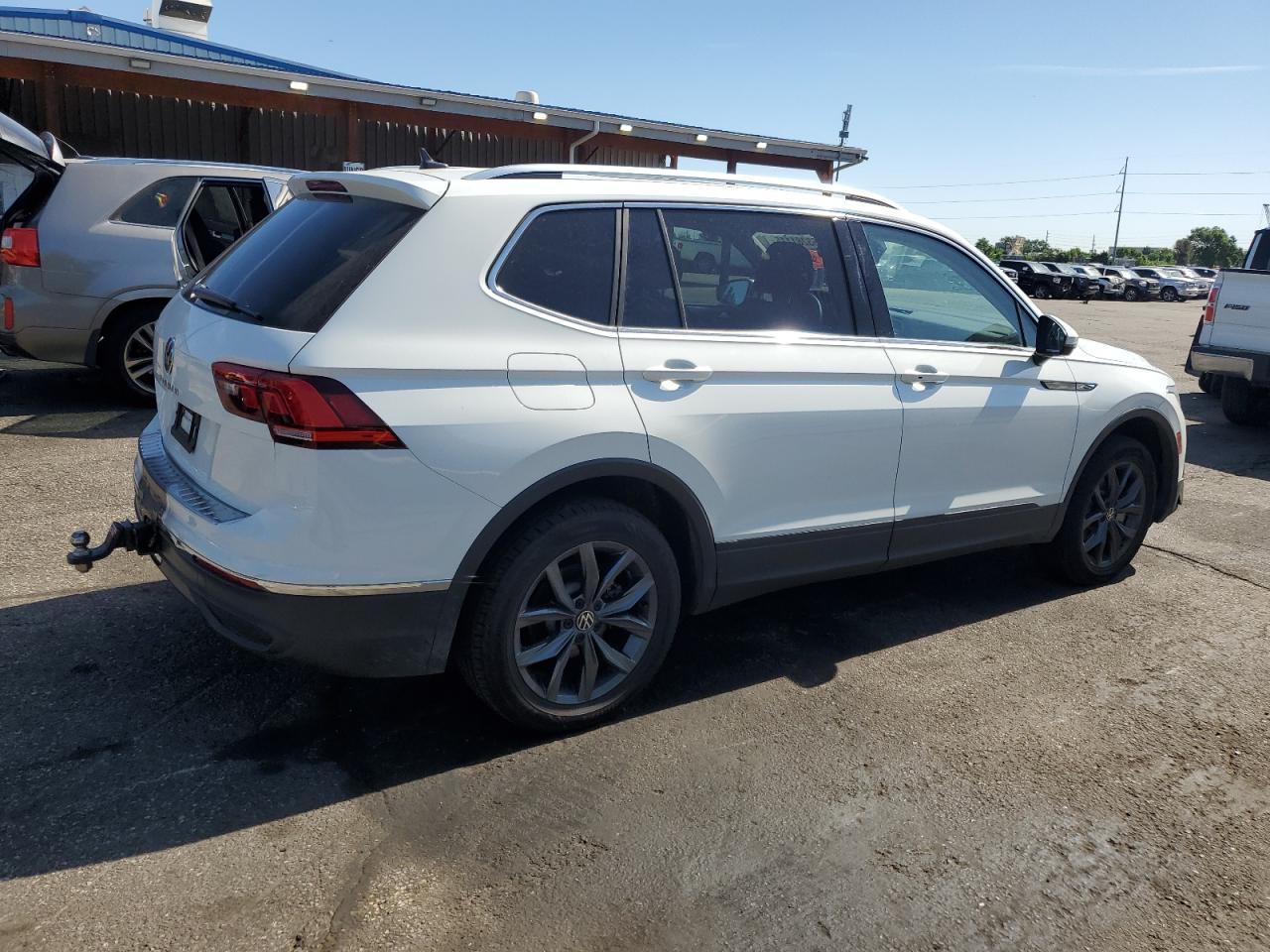 2022 Volkswagen Tiguan Se - Image 3
