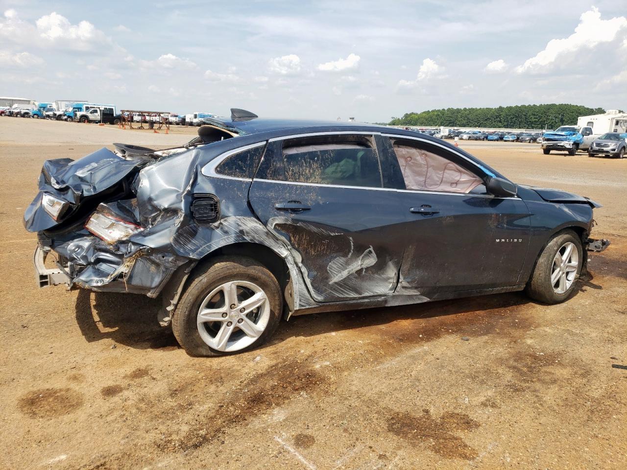 2020 Chevrolet Malibu Ls - Image 3