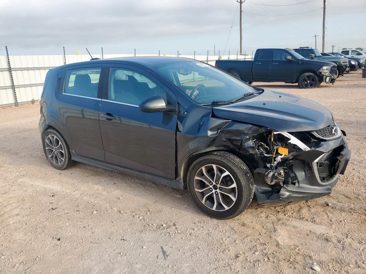 2018 Chevrolet Sonic Lt - Фото 4