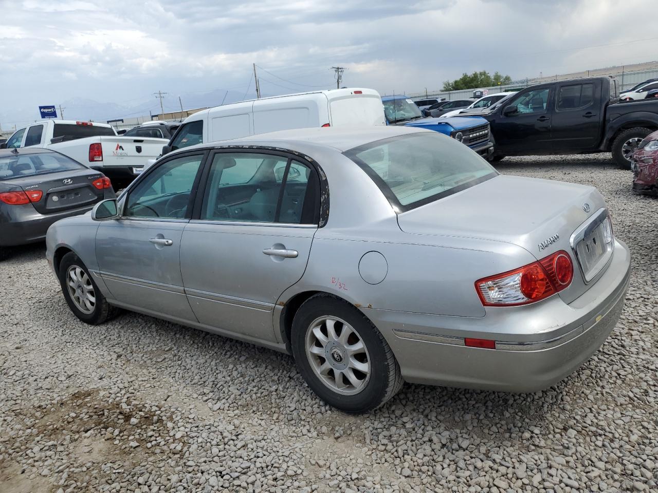 2005 Kia Amanti - Image 2