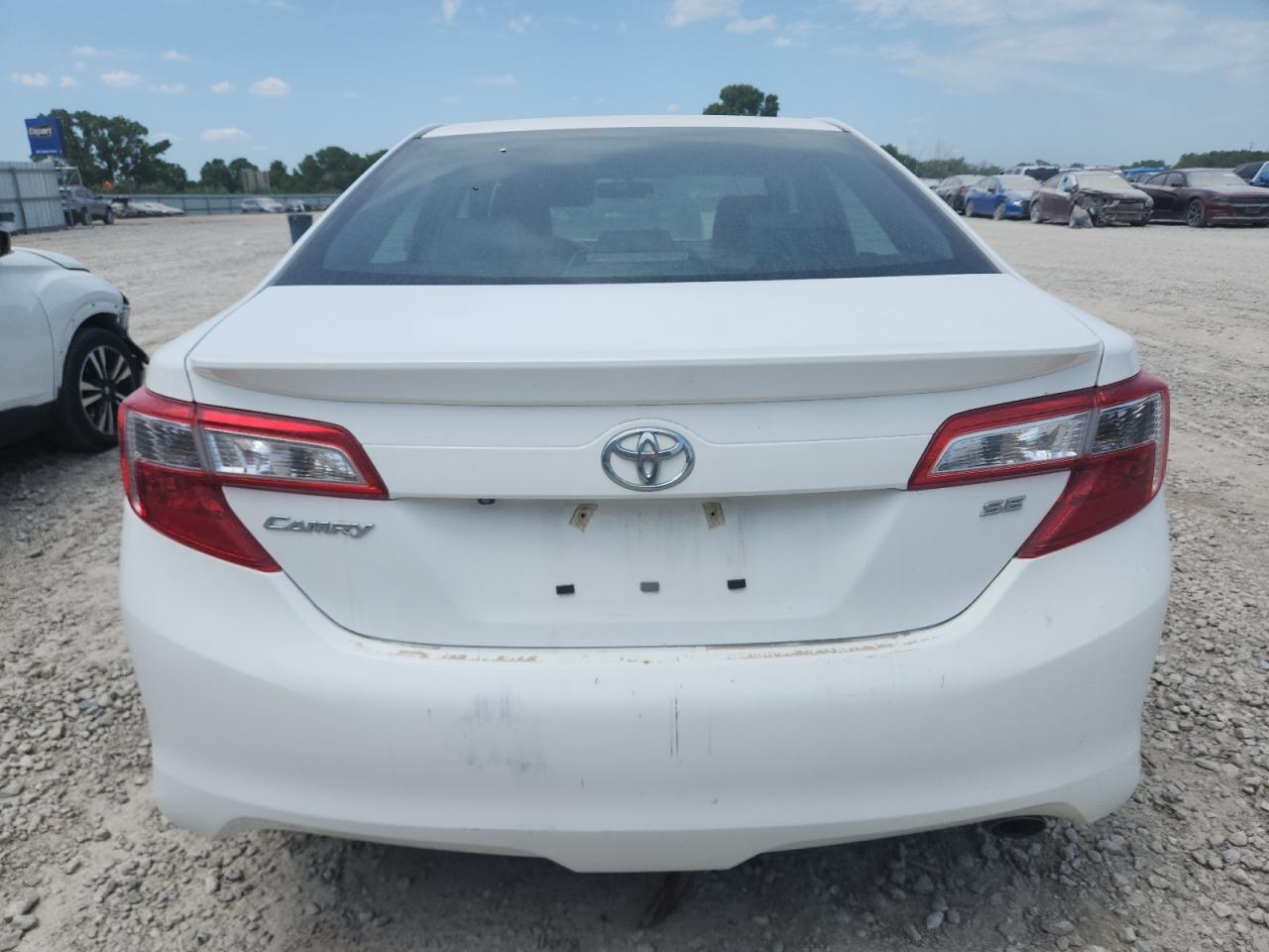 2014 Toyota Camry L - Image 6