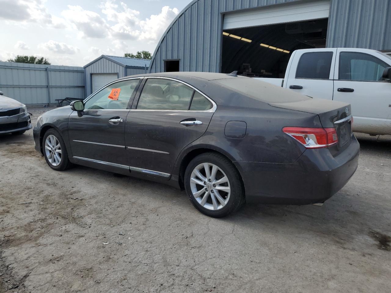 2011 Lexus Es 350 - Image 2