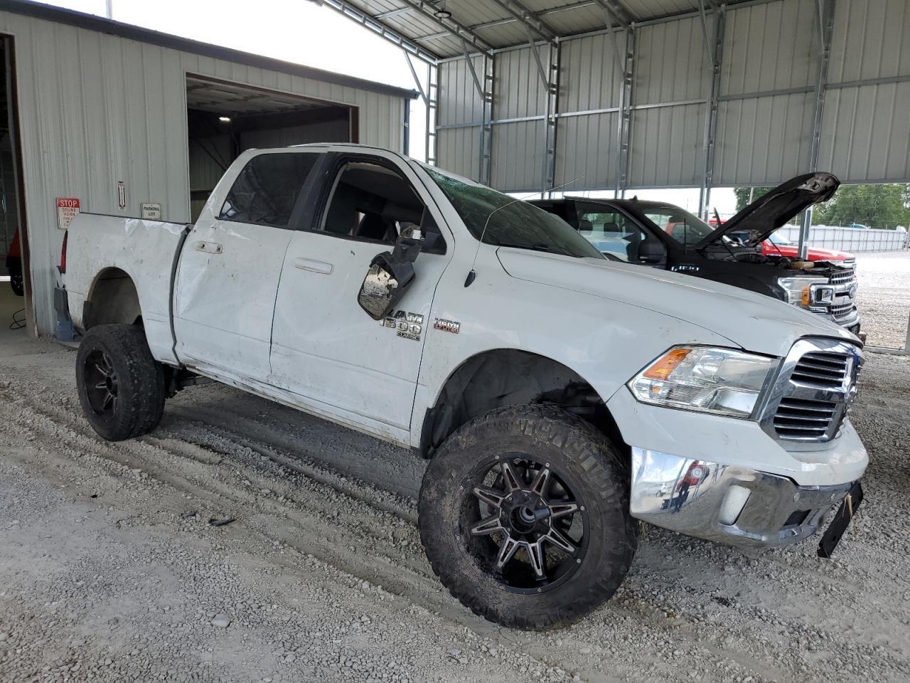 2019 Ram 1500 Classic Slt - Image 4