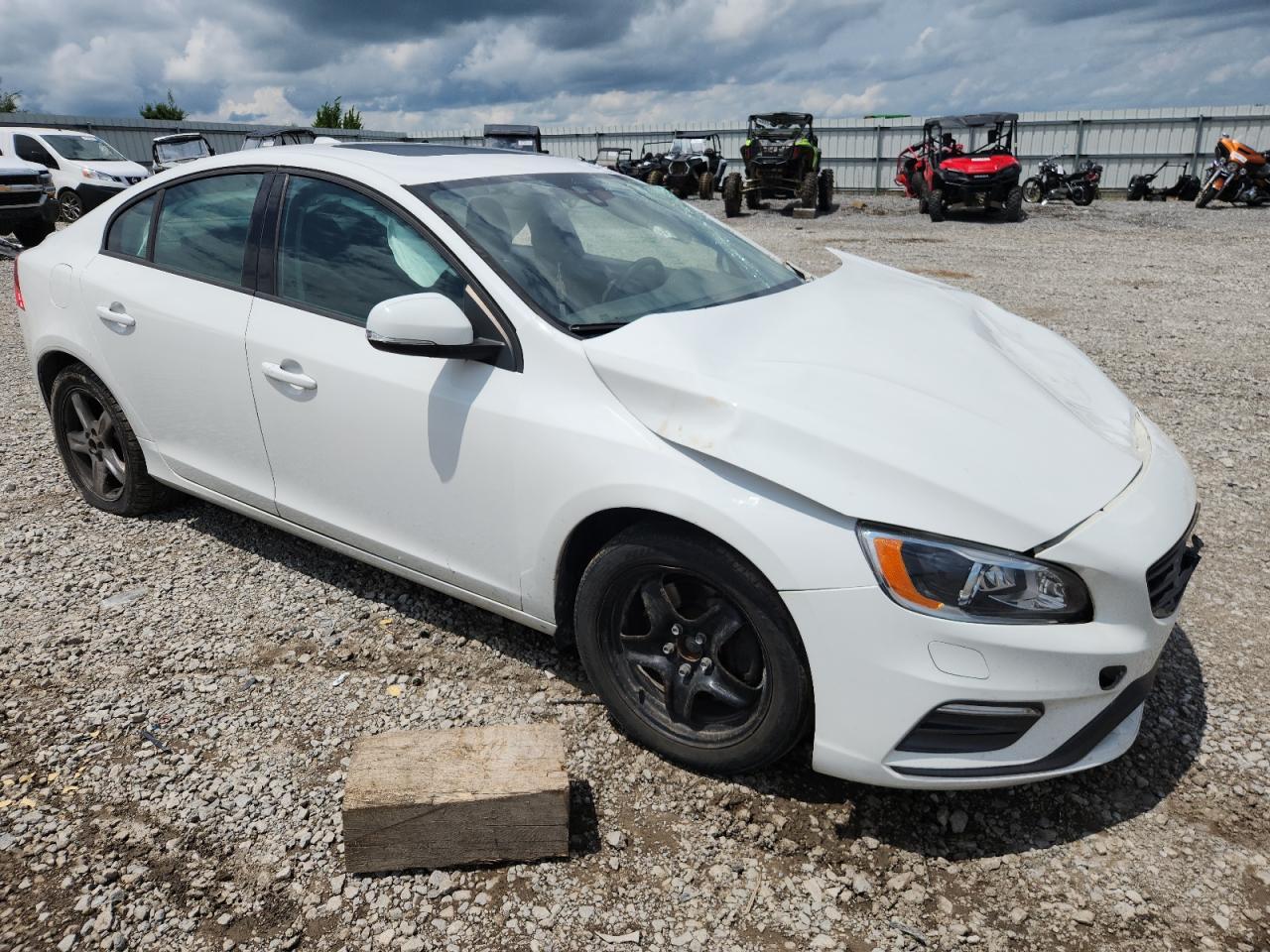 2017 Volvo S60 Dynamic - Image 4