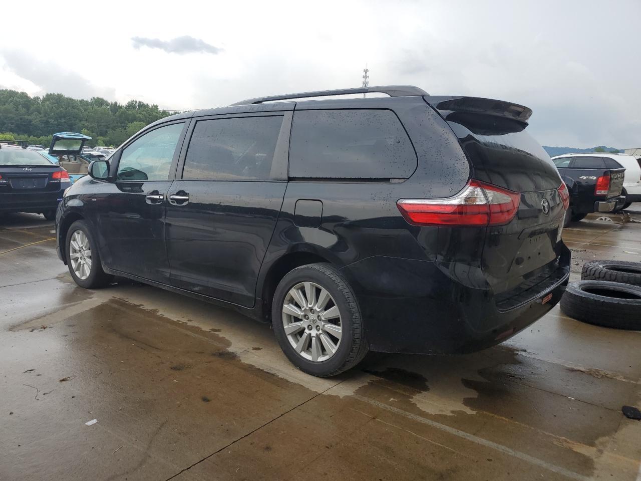 2017 Toyota Sienna Xle - Фото 2