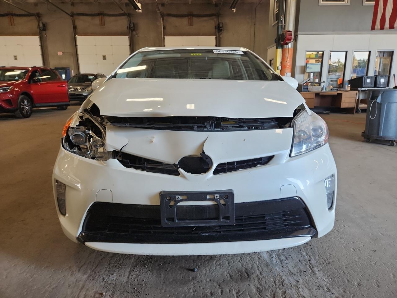 2012 Toyota Prius - Image 5