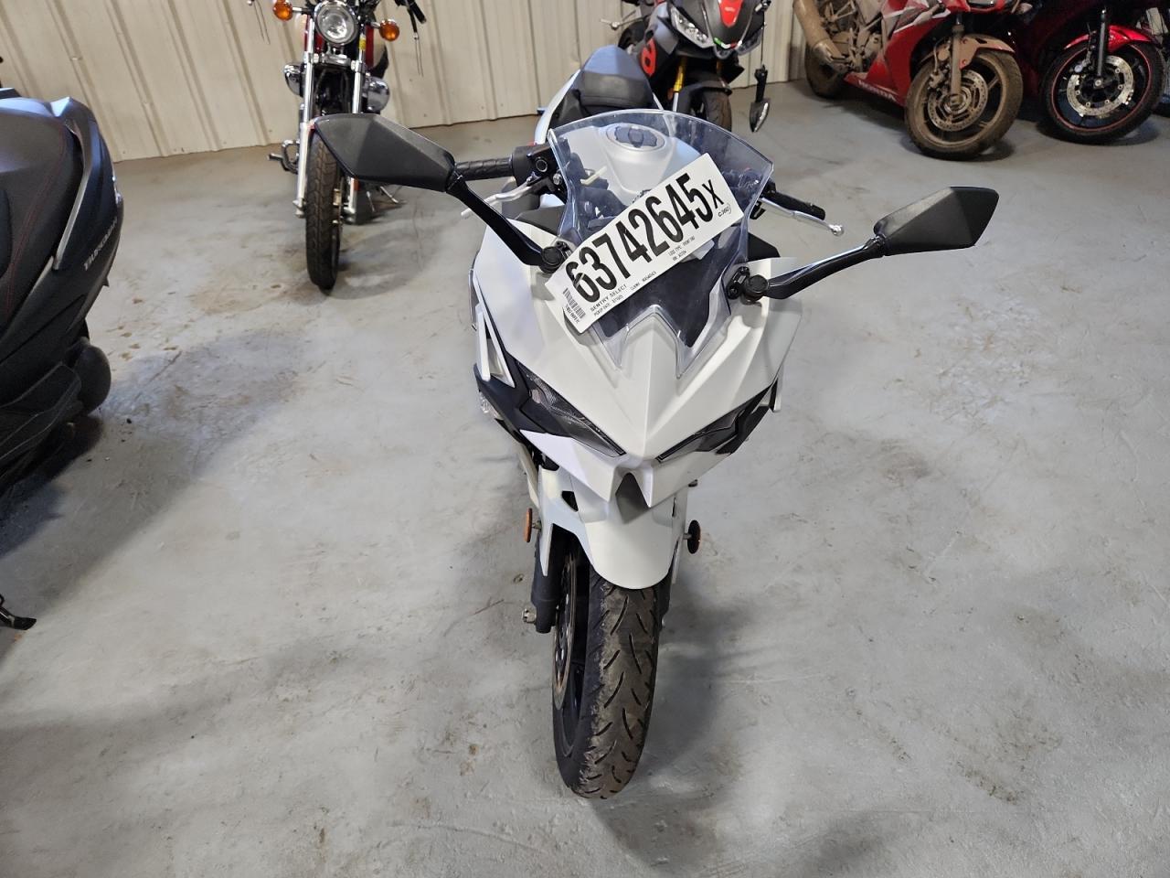 2024 Kawasaki Ex500 - Image 2