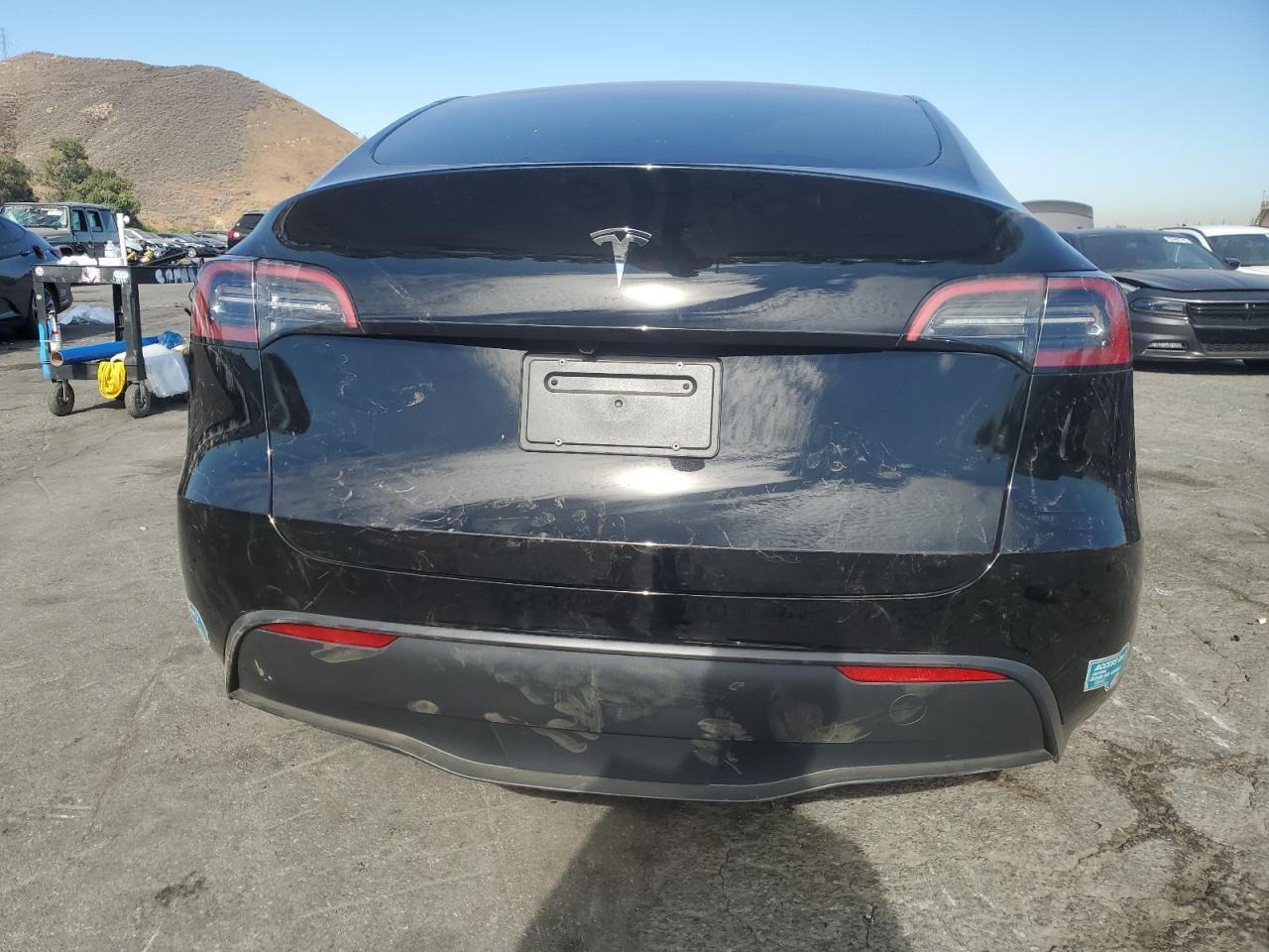 2025 Tesla Model Y - Фото 6