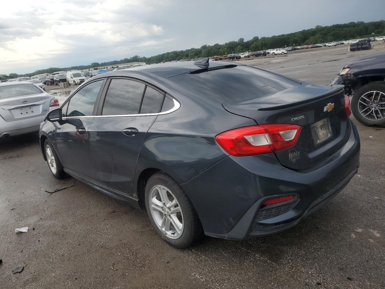 2017 Chevrolet Cruze Lt - Фото 2