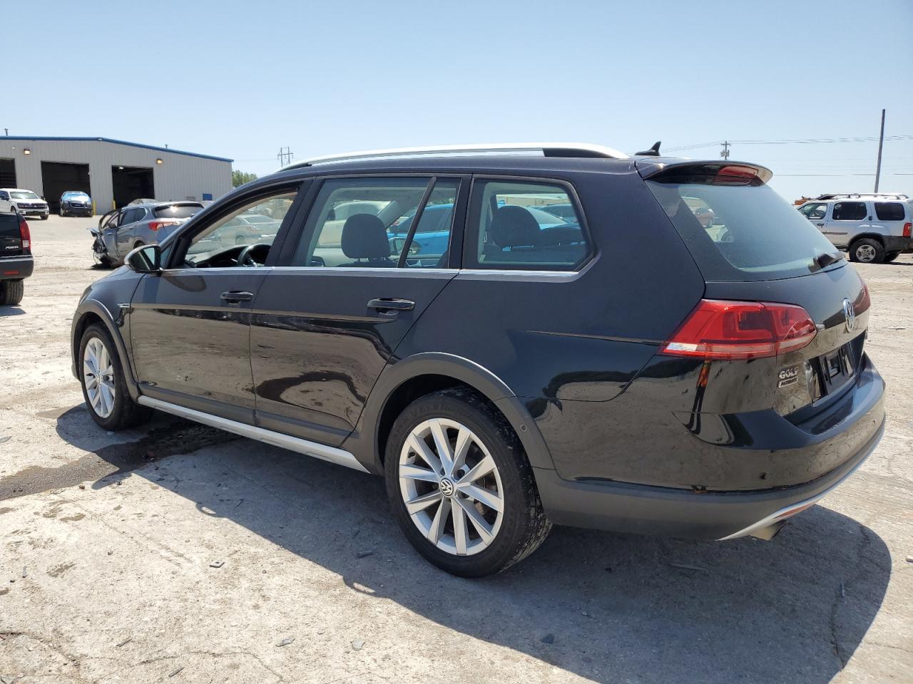 2017 Volkswagen Golf Alltrack S - Фото 2