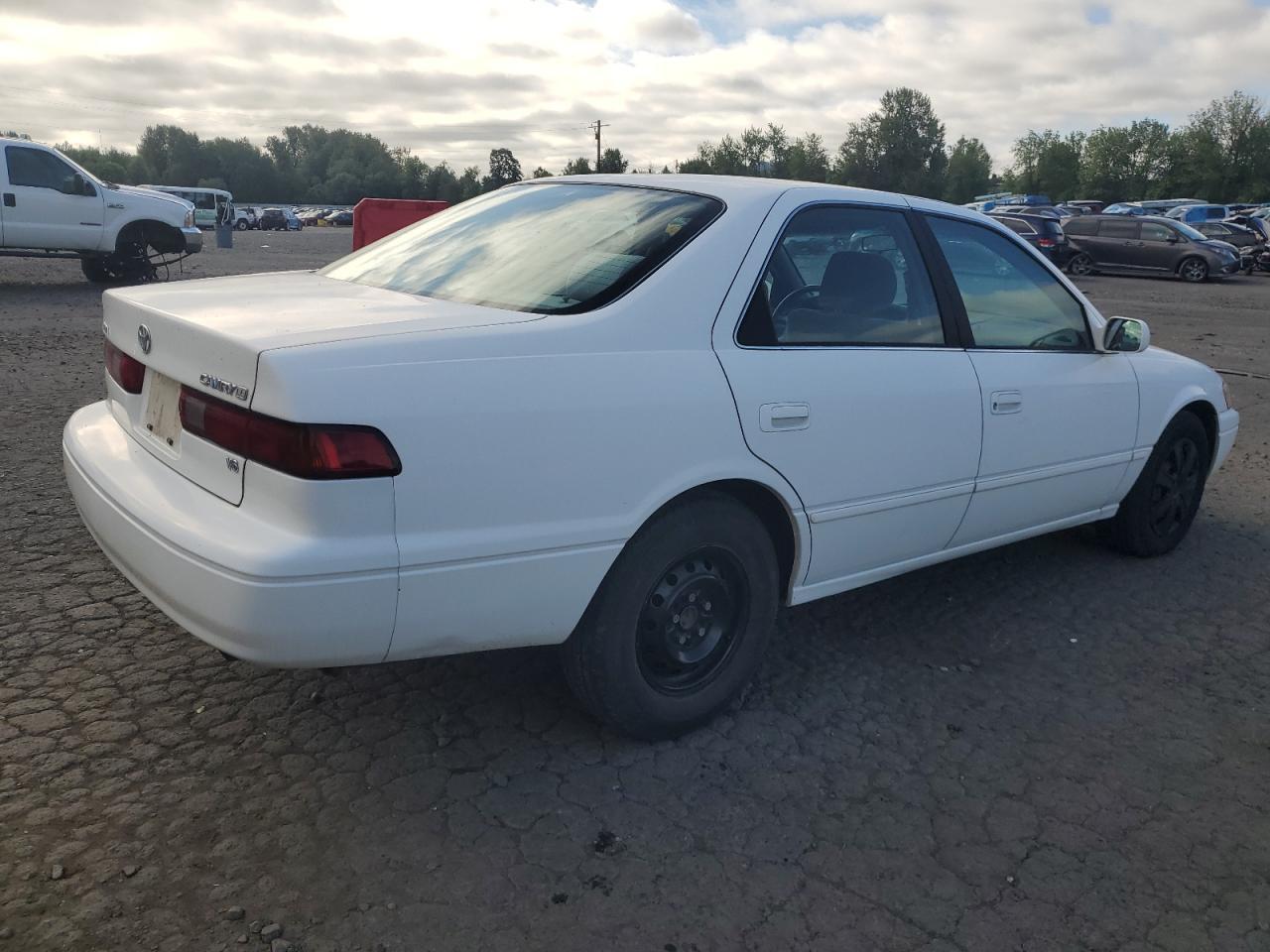 1999 Toyota Camry Ce - Фото 3