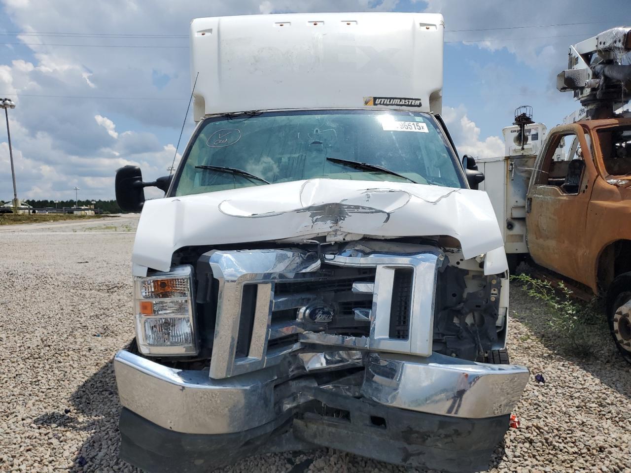 2021 Ford Econoline E350 Super Duty Cutaway Van - Фото 5