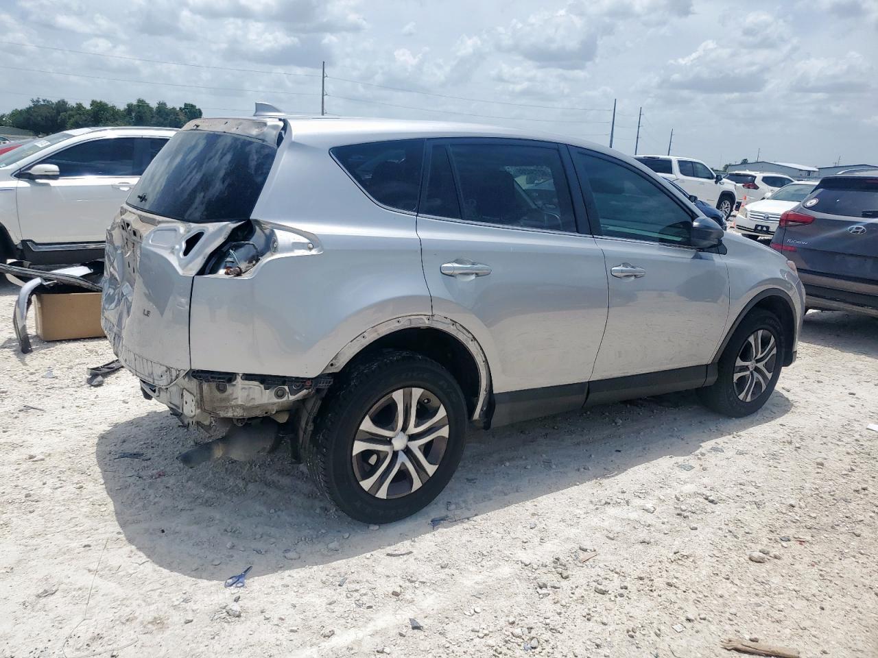 2018 Toyota Rav4 Le - Image 3