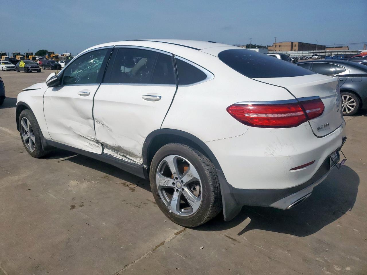 2017 Mercedes-Benz Glc Coupe 300 4Matic - Фото 2