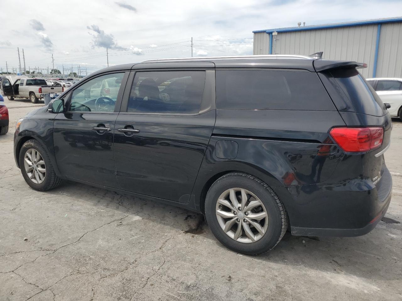 2019 Kia Sedona Lx - Фото 2