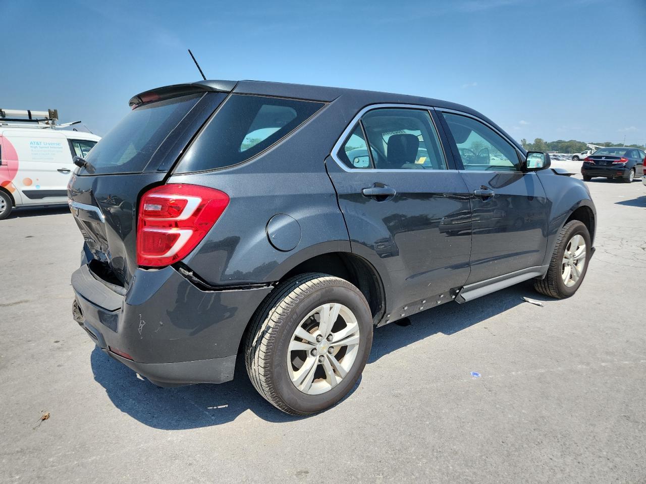 2017 Chevrolet Equinox Ls - Image 3