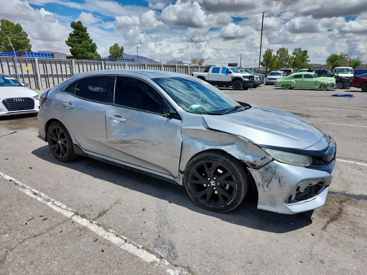 2017 Honda Civic Sport Touring - Image 4