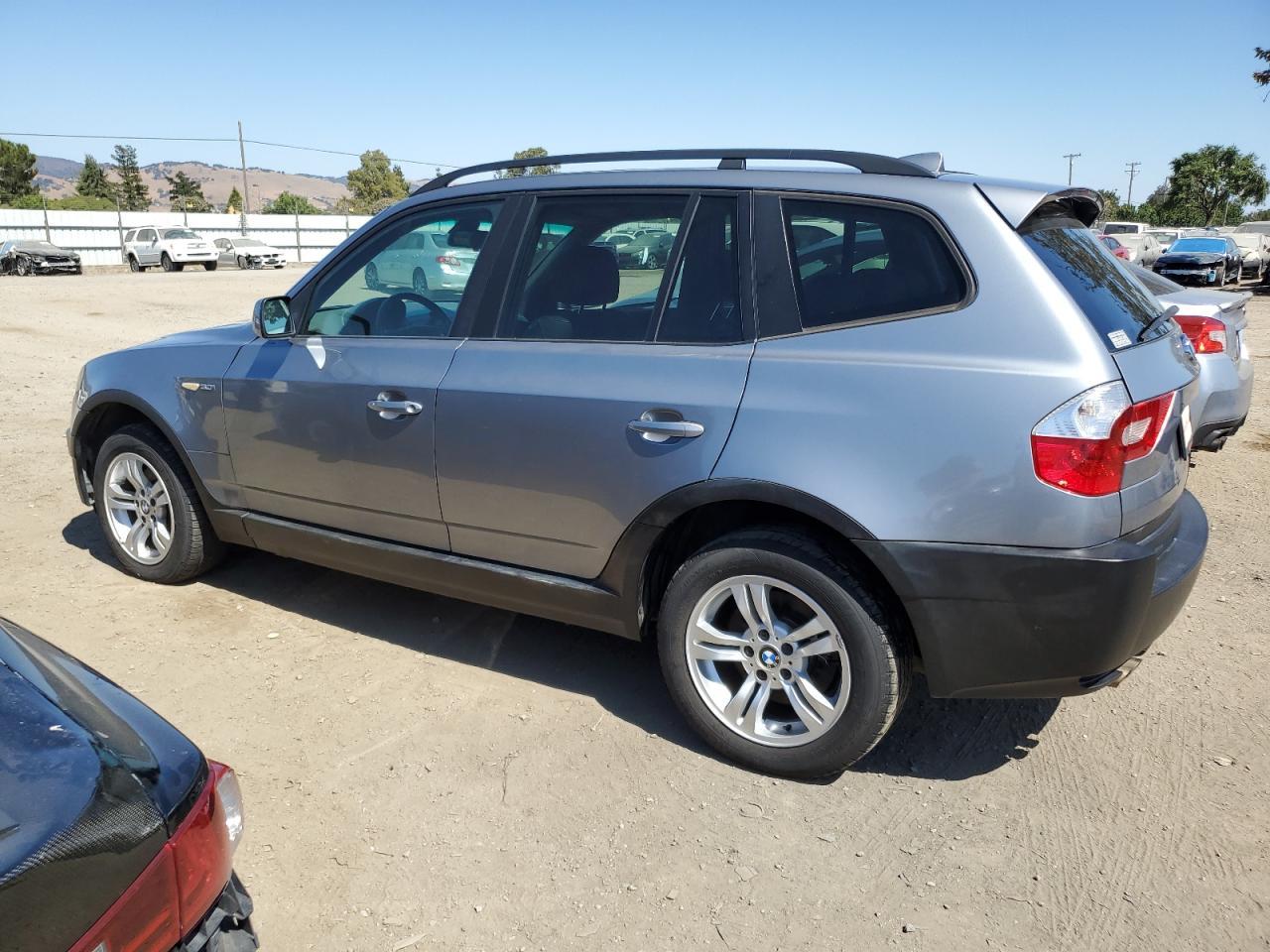 2004 BMW X3 3.0I - Фото 2