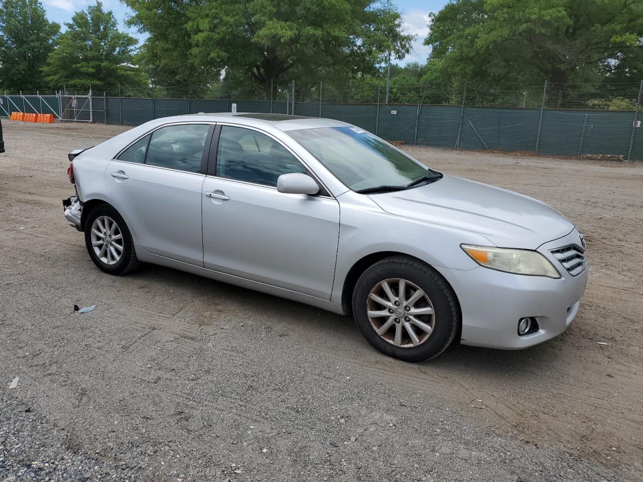 2011 Toyota Camry Se - Image 4