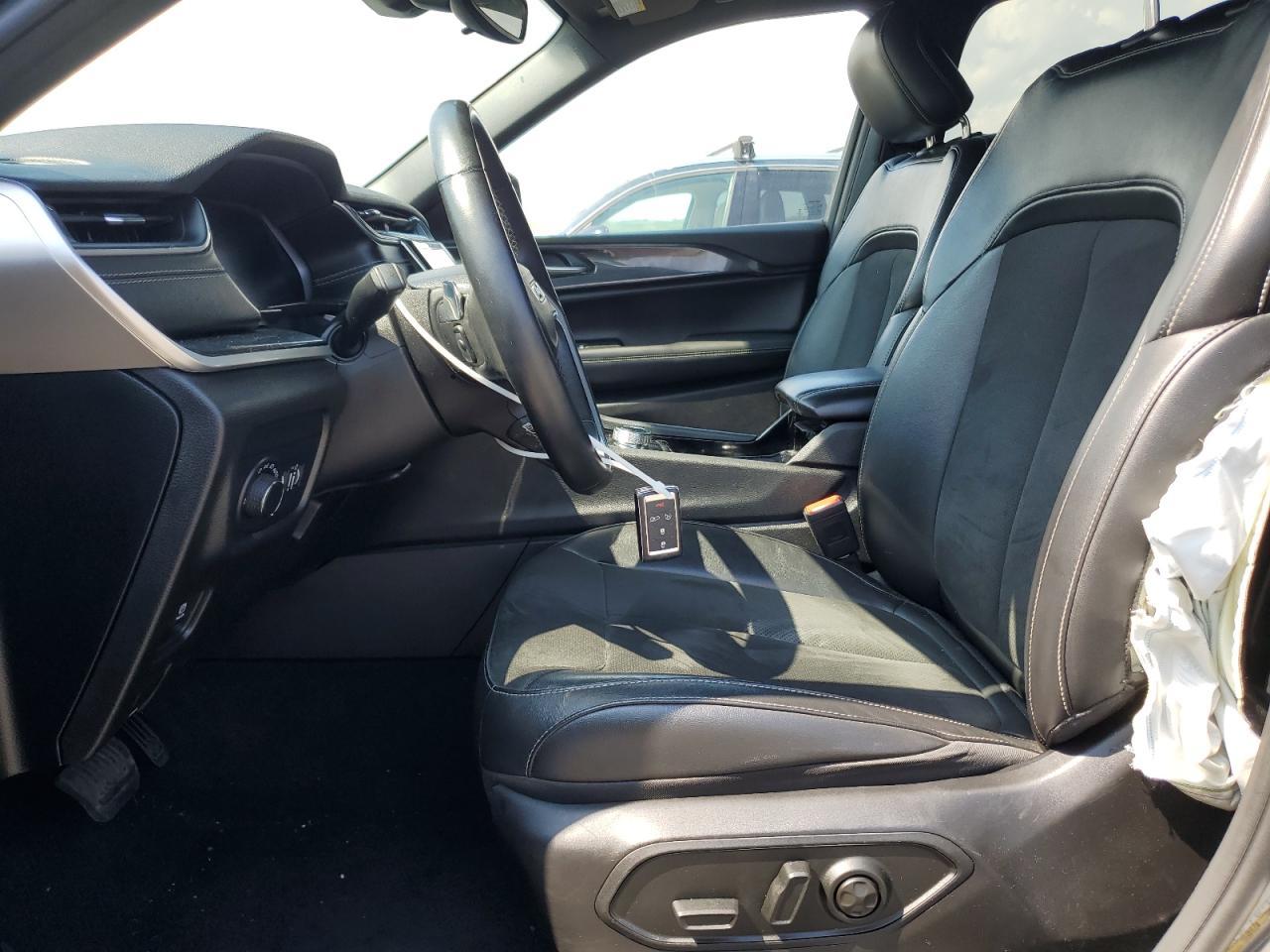 2022 Jeep Grand Cherokee L Laredo - Image 7