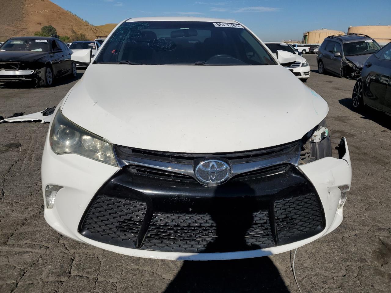 2016 Toyota Camry Le - Фото 5